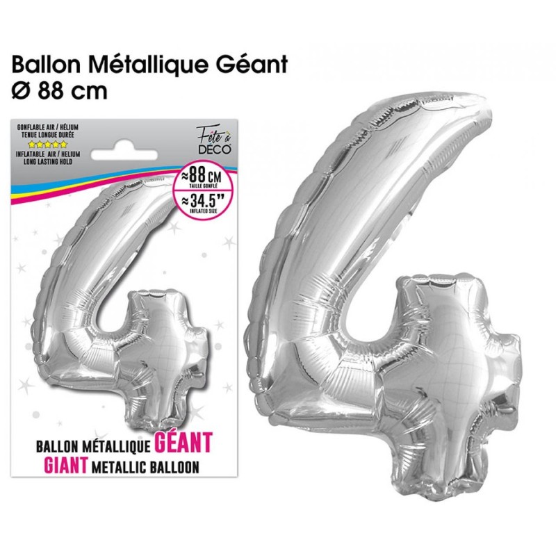 Riesiger metallisch-silberner Ballon mit der Zahl 4