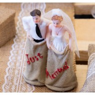 Figurine, couple de mariés, course de sacs, 8,2 x 4,3 x 13,1 cm