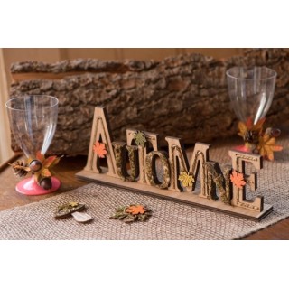 1 décoration lettres automne. 39 x 5,5 x 11cm, en bois et mousse.